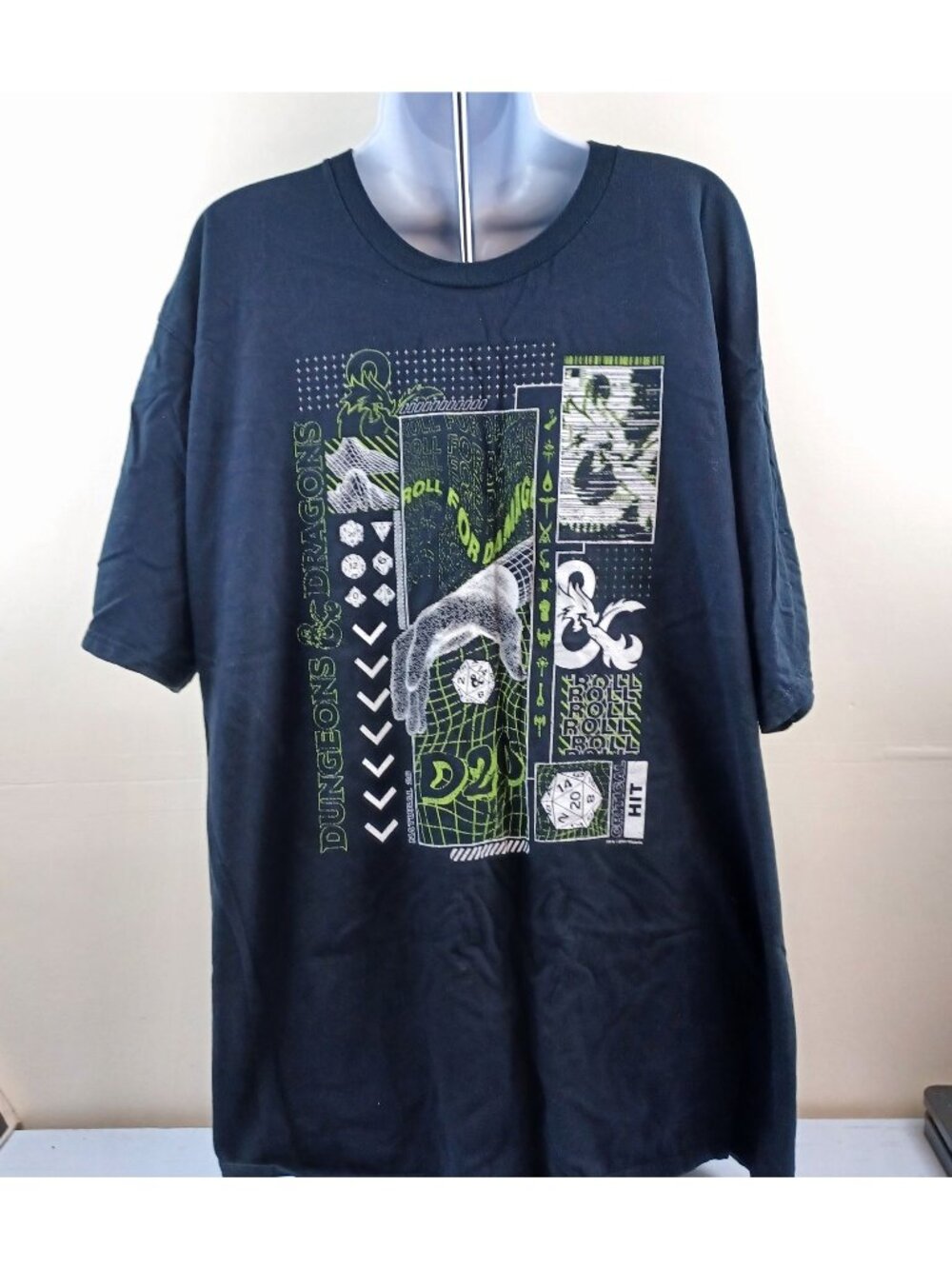 2023 Dungeons & Dragons T Shirt Size 3XL Black Roll The Dice